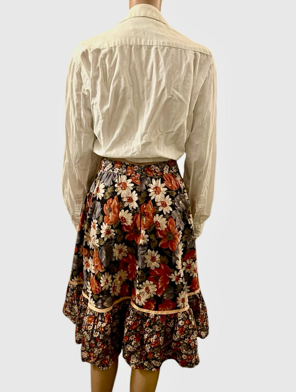 Vintage Skirt Floral 1960s Hippie era floral print skirt A line midi Skirt ruffle hem pure cotton size Small
